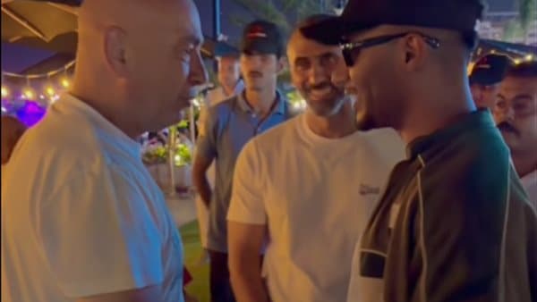 Mohamed Ramadan honors Hossam Hassan meetup