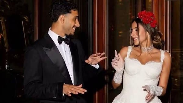 مرموش ينشر صور زفافه قبل نهائي كأس الدرع