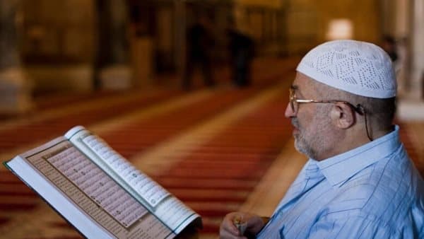 حكم قراءة القرآن دون نطق من الأزهر