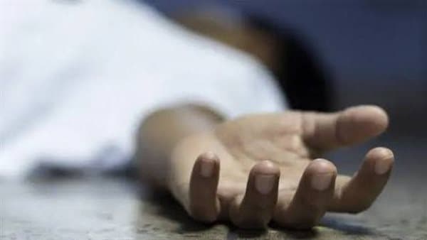 Girl dies after fall from fifth floor