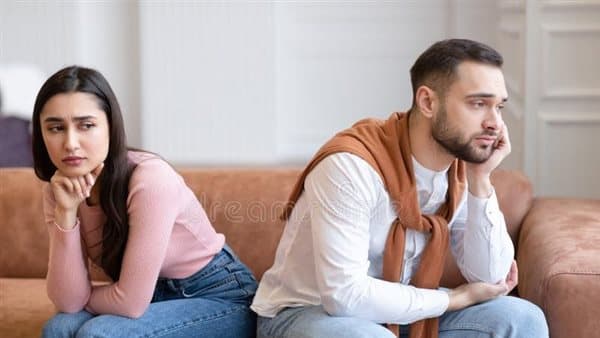 أسباب الصمت بين الزوجين ومتى يكون مخاطرة