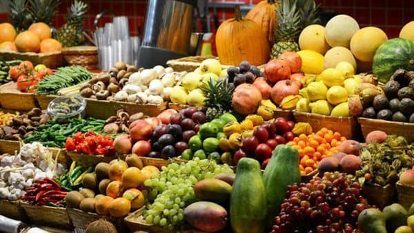 Fruit prices today: guavas down, Persian figs and pears up