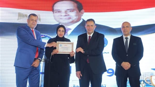 Damietta Governor awards top exam students