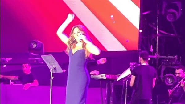 إليسا وتامر عاشور يحييان حفلا كبيرا