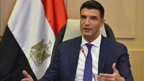 Industry Minister Plans New Industrial Complexes