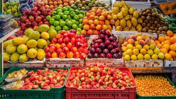 أسعار الفاكهة الأحد العنب يبدأ من 15 جنيه
