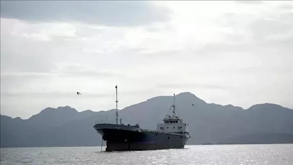 Hormuz shipping resumes; has Iran lost control