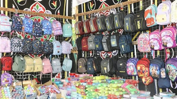 محافظ القاهرة يطلق معرض أهلا مدارس في باب الشعرية