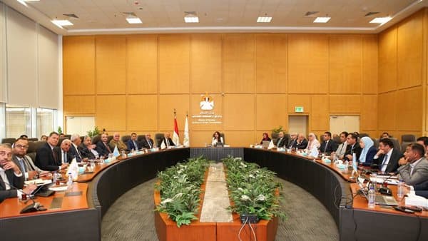 وزيرة الإسكان تستعرض وضع مياه الشرب في القاهرة