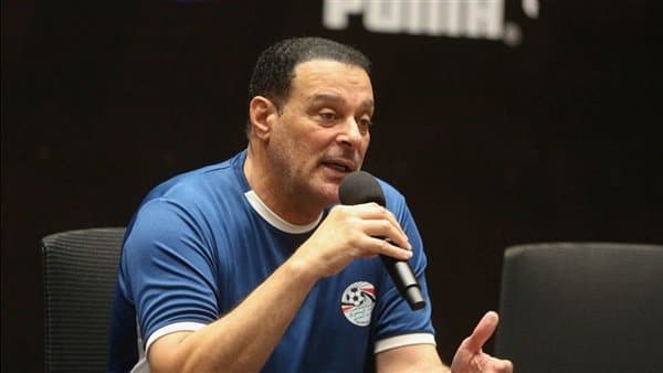Essam Abdel Fattah introduces new referees and VAR course