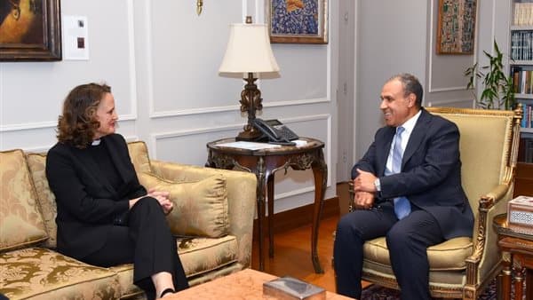 Foreign Minister Meets Middle East Churches Delegation