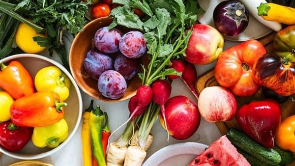 خمسة خلطات فاكهة وخضروات لتعزيز التنوع الغذائي