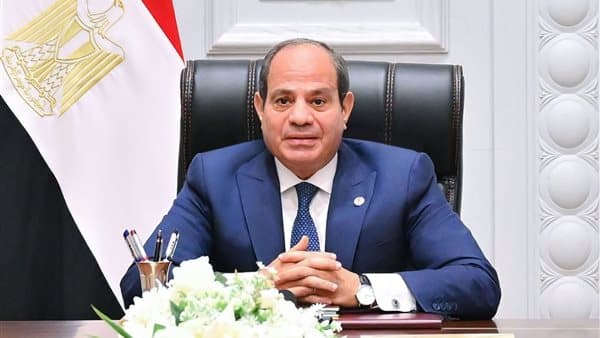 السيسي يكلف وزير الطيران بحضور مدبولي