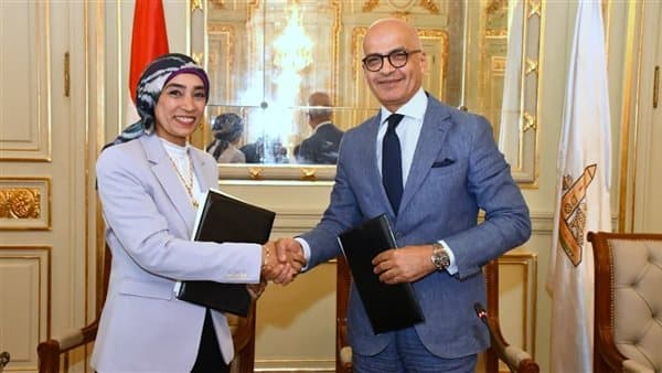عين شمس توقع اتفاقية لتعزيز الجودة