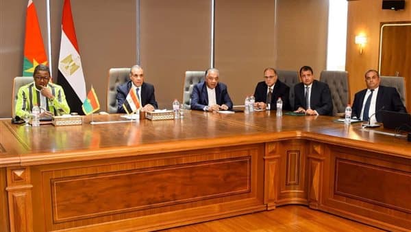 وزير الخارجية يناقش توسيع أسواق الدواء