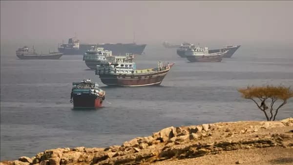 تراجع عدد ناقلات مضيق هرمز وباب المندب