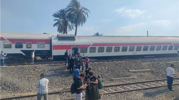 انزلاق عجلة قطار سيدى جابر وفرق الطوارئ
