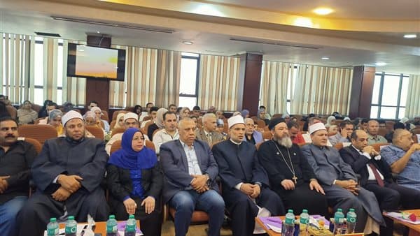 وكيل أزهر الدقهلية يكرم أوائل الشهادات