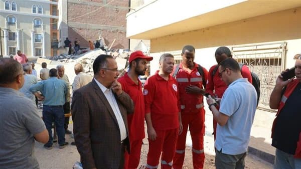 تجديدات على العقار المنهار في المنيا