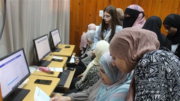 الجامعات تدعم طلاب الشهادات الفنية في مراكز الحاسب