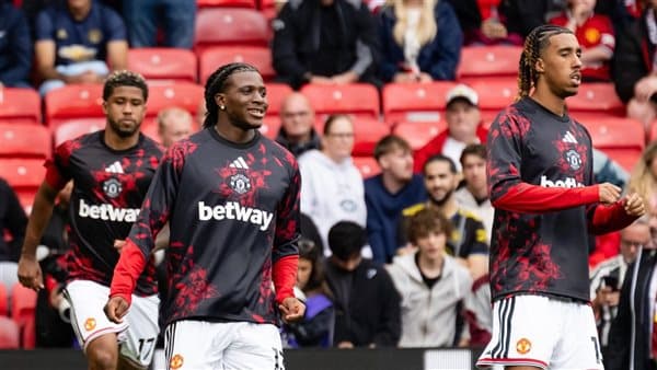 مانشستر يونايتد facing Everton lineups