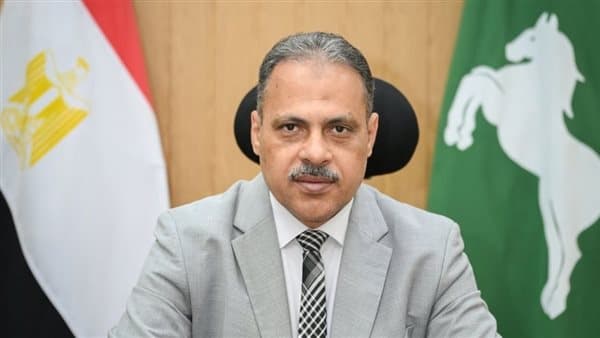 محافظ الشرقية يتلقى 9134 طلبًا من خدمة المواطنين