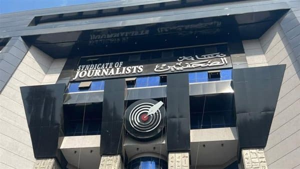 صحفيون ينظمون معرض كاريكاتير بمناسبة ذكرى أكتوبر