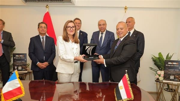 مصر للطيران للصيانة تتسلم شهادة الجودة العالمية