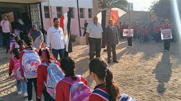 Dakahlia Education Director checks school attendance on opening day