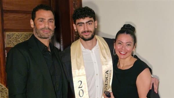 Mohamed Abd El Minsef honors son's graduation