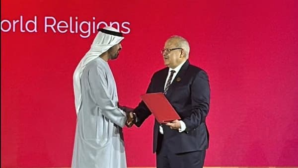 Mohamed Othman Al-Khsh wins Sheikh Zayed Prize