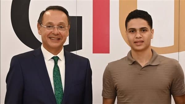 Berlin honors top high school students
