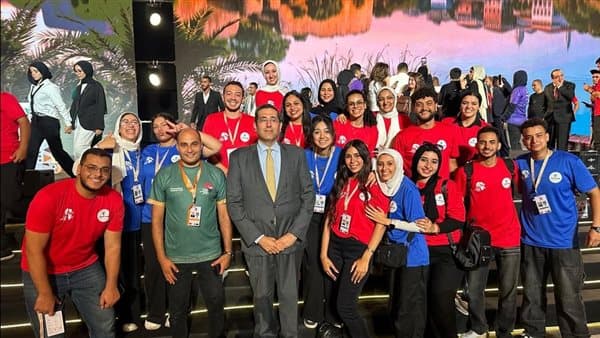 رئيس الجامعة المصرية يختتم قمة القاهرة 2026