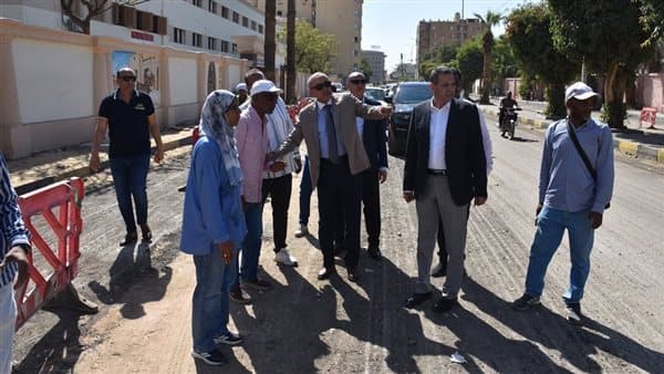 Luxor governor reviews paving and road upgrades