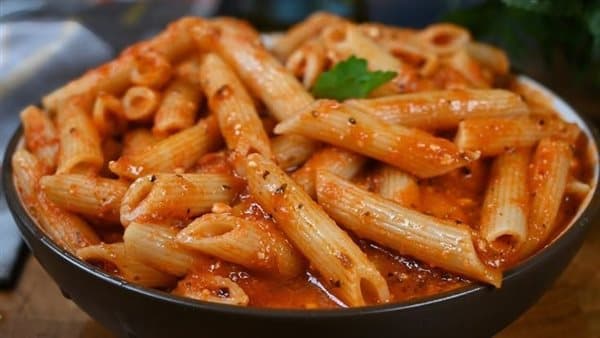 Quick homemade pasta with sauce