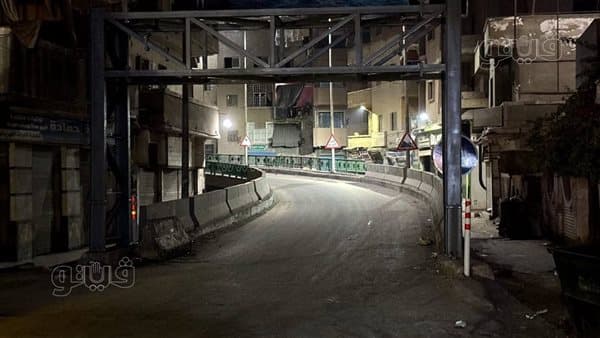 وضع حواجز منعه من صعود كوبري الباجور