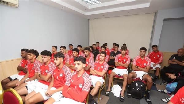 Coaching staff motivates youth team before Libya game