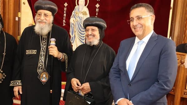 Qalyubia Governor Meets Pope Tawadros