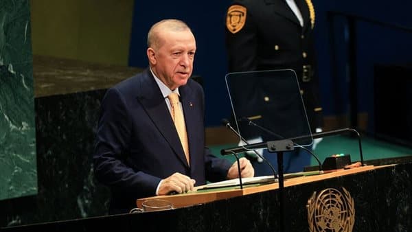 Erdogan commends Mecca Alliance progress