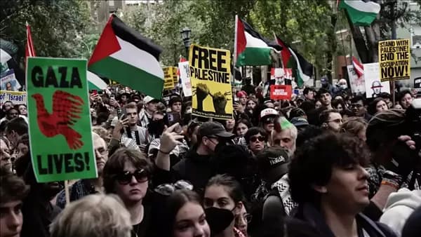 Hollywood celebrities among Netanyahu protesters in New York
