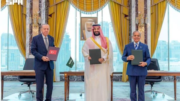 Saudi, Turkey, Pakistan Chiefs meet over Houthi strikes