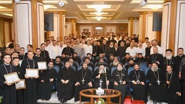 Muharraq Seminary Begins Year, Honors Top Students