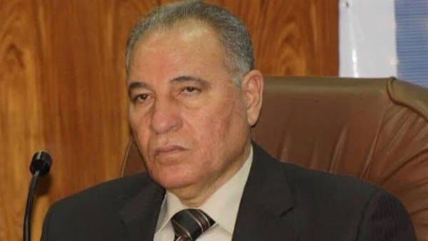 الشماتة برحيل الزند وبدائل الخلايا الإلكترونية