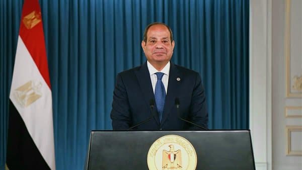 السيسي يفتتح ويتفقد منتدى مصر للتعدين