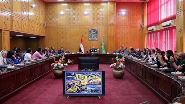 محافظ الإسماعيلية يدعم إنقاذ الدراويش ويحدد 6 أكتوبر لعبور الأزمة