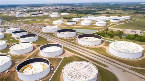 Oil rises as China halts fuel exports