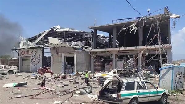 Yemeni forces hit 71 targets in Taiz amid Saudi war buildup