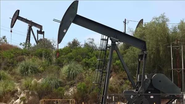 Brent crude surpasses $100 amid attacks and storms