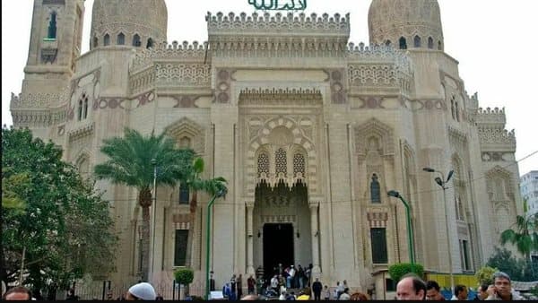 Wednesday prayer times for Cairo and governorates