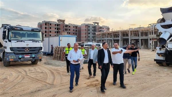 Deputy Chairman reviews housing project progress